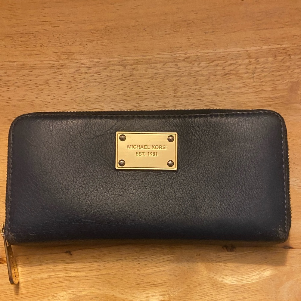 Michael Kors slim zippy wallet